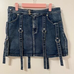 DENIM SKIRT WITH BUCKLE DETAILING